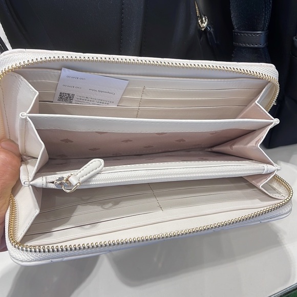 Kate Spade Carey Large Continential Wallet
Parchment 
NWT - Picture 8 of 16